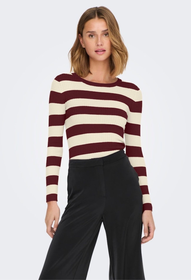 15277223 Cabernet/BLACK BUTTONS 