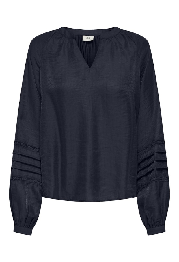 15330355 Sky Captain 