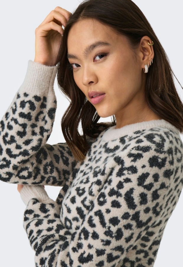 15292890 Cement/BLACK LEOPARD SPOTS 