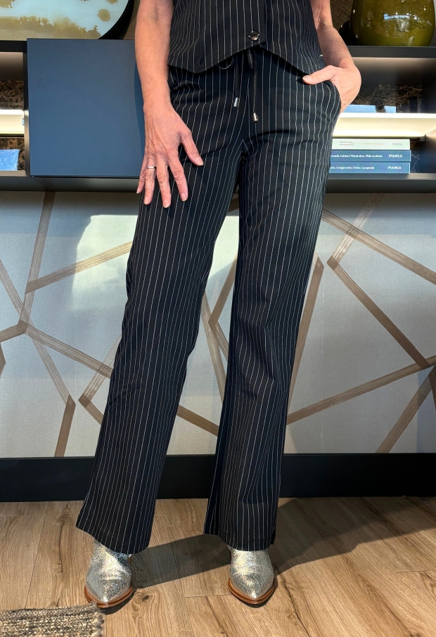 202136 pinstripe zwart 