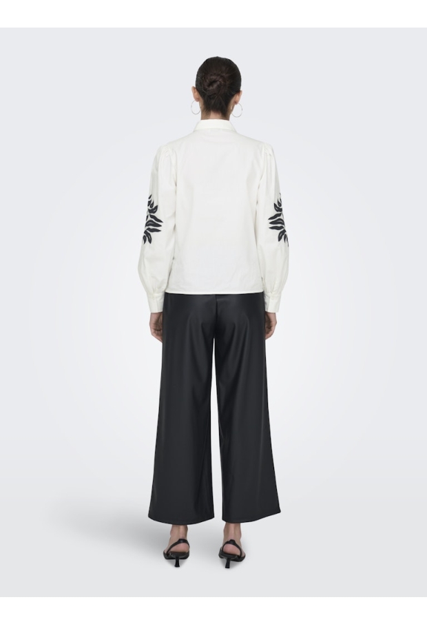 15343792 Cloud Dancer/LOVE 