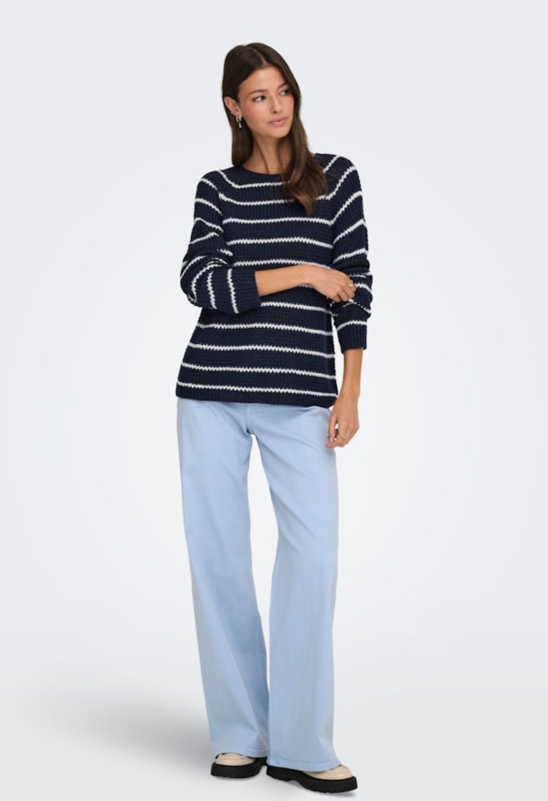 15312077 Total Eclipse/CLOUD DANCER 