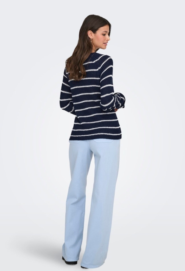 15312077 Total Eclipse/CLOUD DANCER 