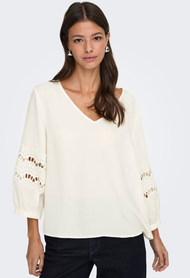 15368619 Cloud Dancer