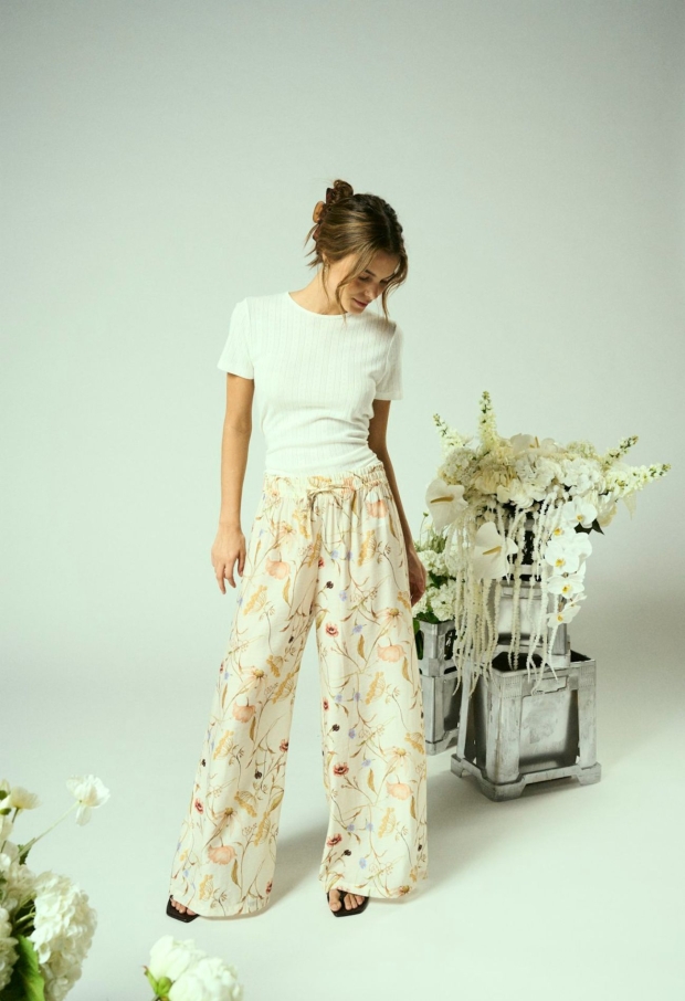 15364432 Pristine/32-02-26 MEADOW FLOWERS