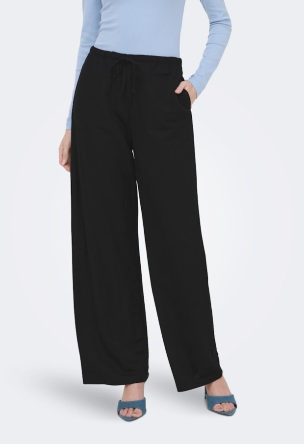 15374331 Black