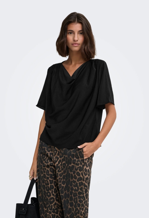 15379853 Black
