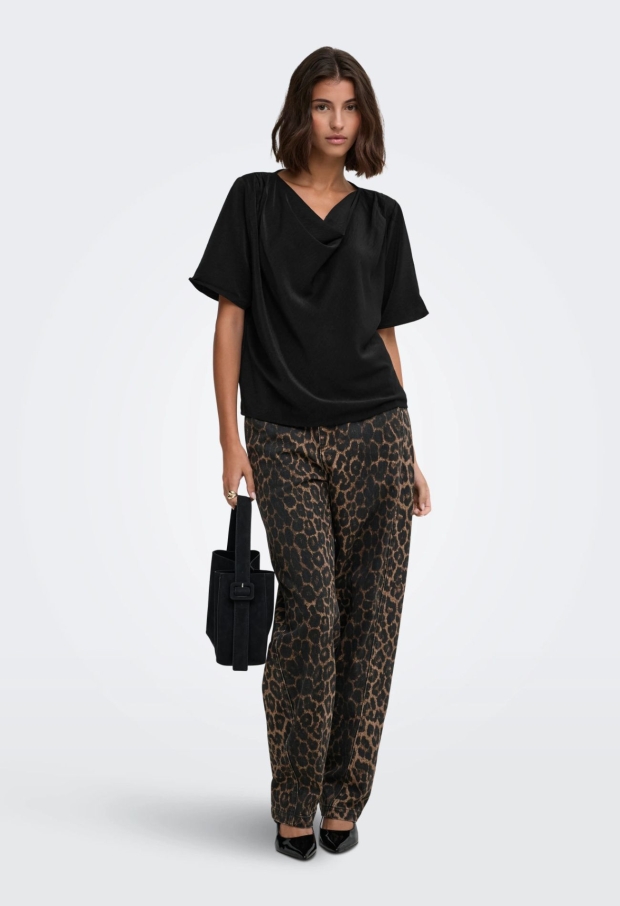 15379853 Black