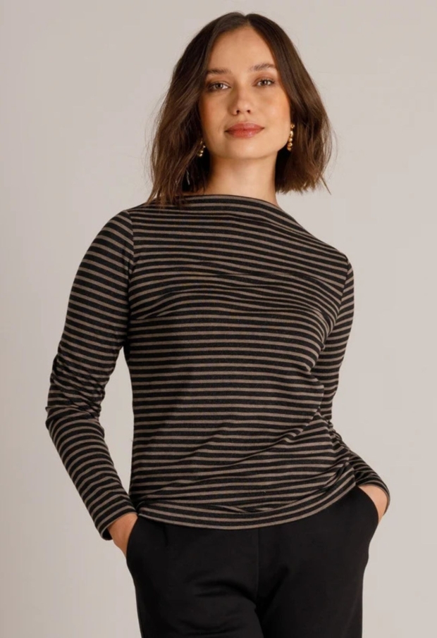 Yest Dames T-shirts lange mouw Black/Light Taupe 0006763 Yest Dames T-shirts lange mouw Black/Light Taupe 0006763