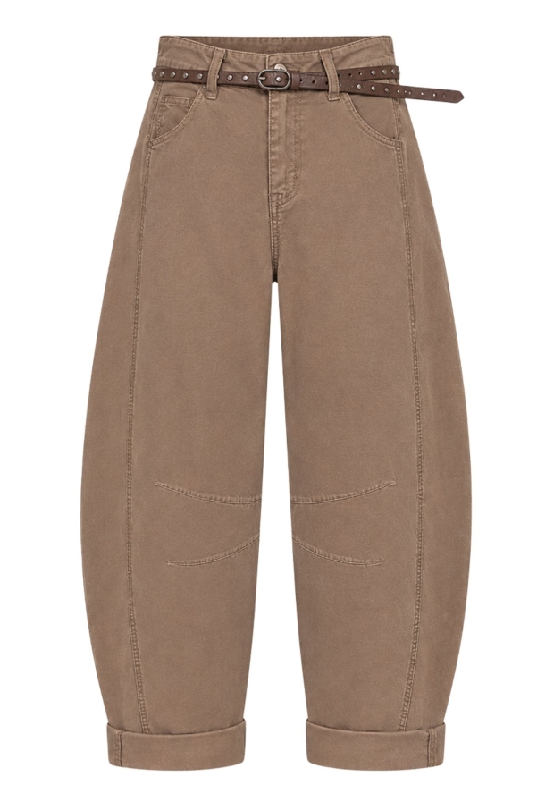 826152 camel
