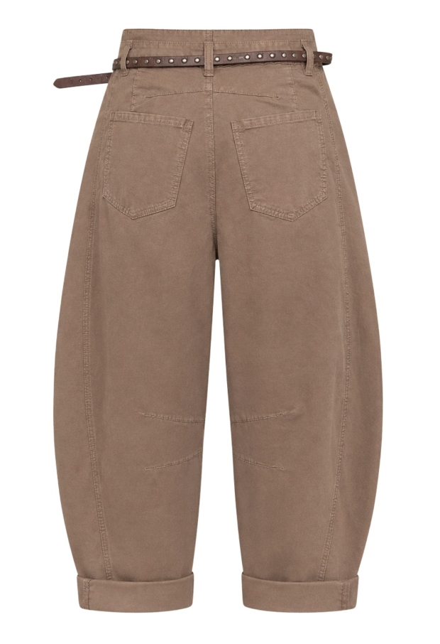 826152 camel