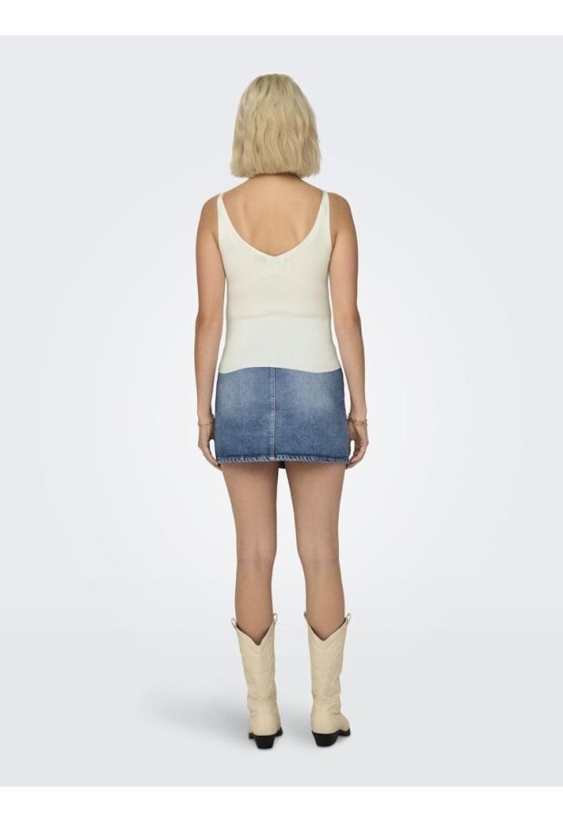 15180497 Cloud Dancer 