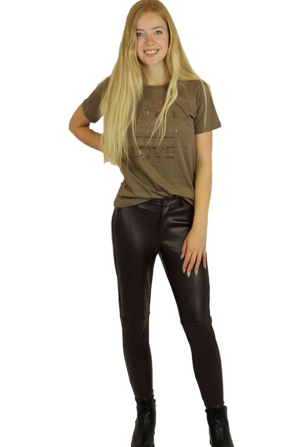 W70390/Becky DONKER BRUIN 