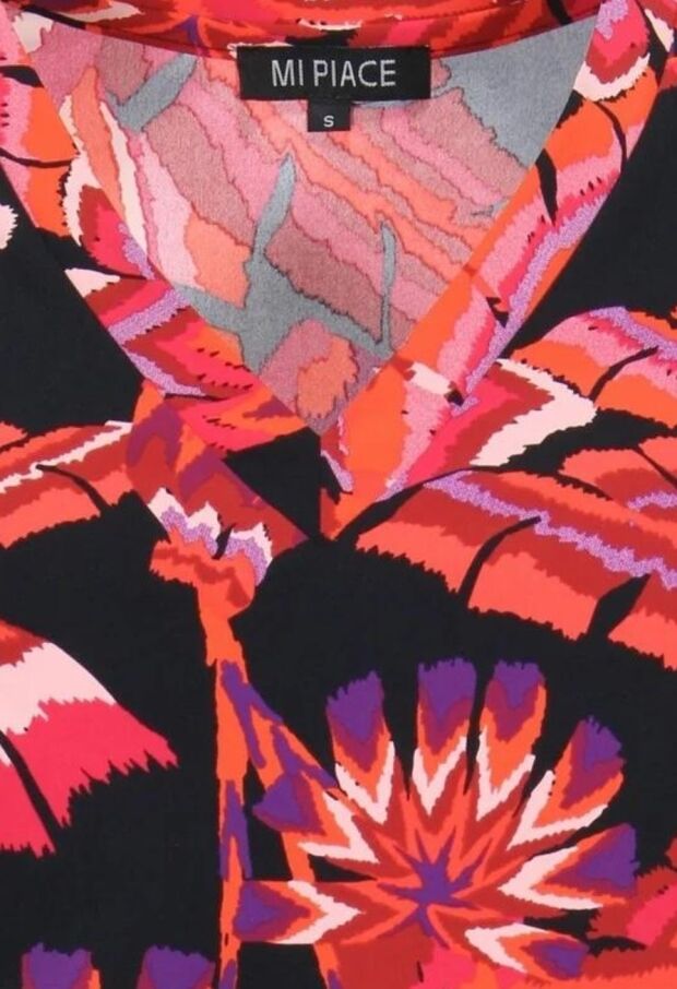 202329 tropical zwart 