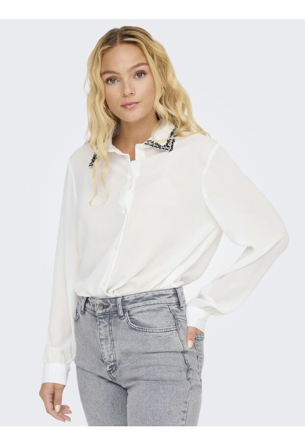 15336885 Cloud Dancer