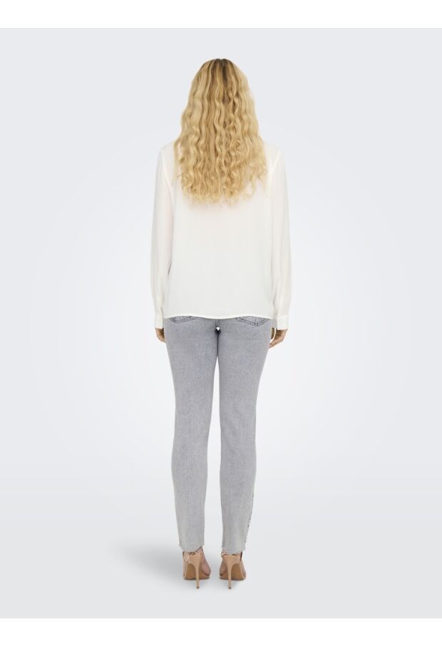 15336885 Cloud Dancer