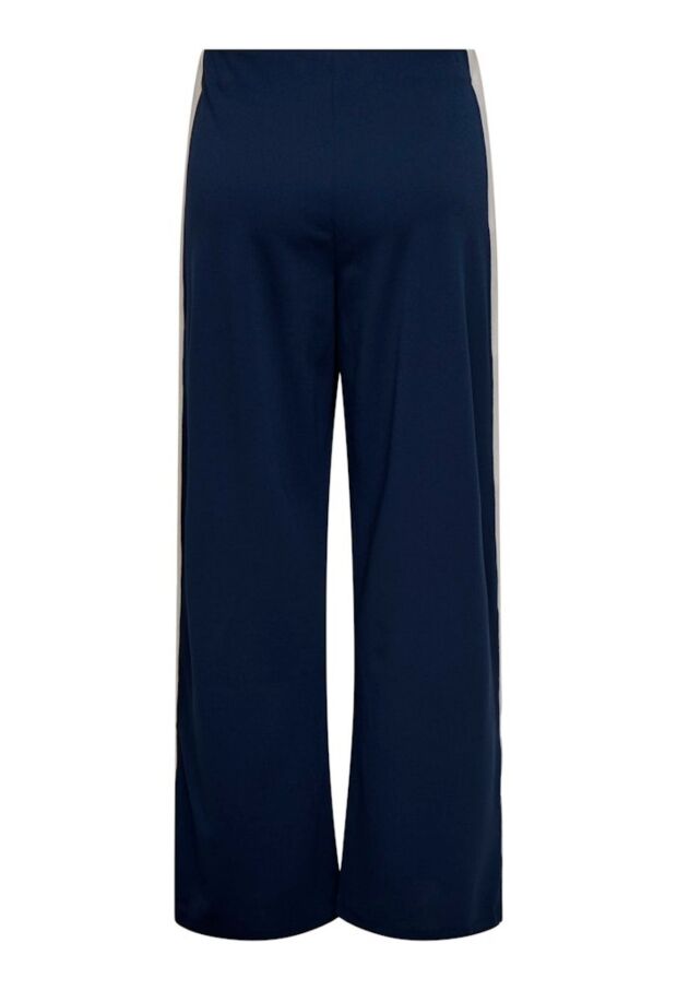 15357399 Black Iris/CLOUD DANCER 